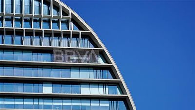 البنوك تدفع أسهمها إلى الحد الأقصى في صيف حار في سوق الأسهم