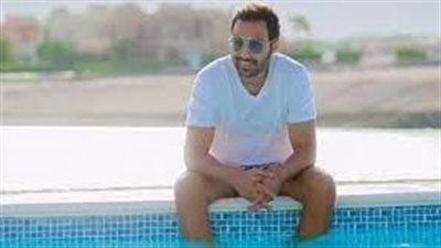 شاهد.. الفنان المصري أحمد فهمى ينشر صور ة جديدة له من مدينة لارنكا في قبرص