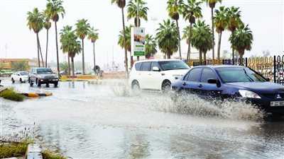 فيضانات وسيول غزيرة تضرب منطقة الفجيرة بدولة الإمارات (فيديو)