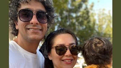 المطرب محمد محسن يحتفل بعيد ميلاد زوجته الفنانة هبة مجدي على طريقته