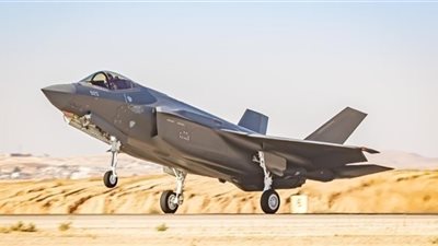 إسرائيل توقف تحليق مقاتلات 