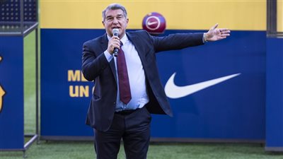  رئيس نادي برشلونة يحسم الجدل بشأن عودة 