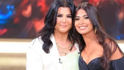 اليوم.. الإعلامية منى الشاذلى تستضيف روبي فى برنامج 