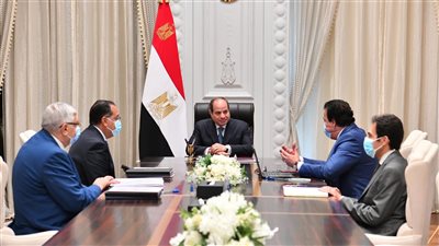 الرئيس السيسي يجتمع بوزير التعليم العالي ويوجه بدعم الطلبة الدارسين في الجامعات الأهلية بنسبة من المصروفات