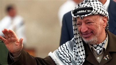 في ذكرى ميلاده.. محطات من حياة الرئيس الفلسطيني الشهيد ياسر عرفات