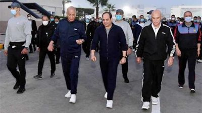 الرئيس السيسى يتفقد الكلية الحربية.. ويتابع التأهيل البدنى للطلاب