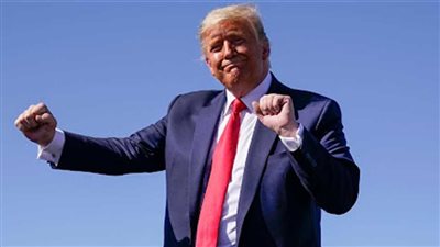 في ظل تعثر الاقتصاد الأمريكي... دونالد ترامب ينجح في إنهاء أزماته المالية