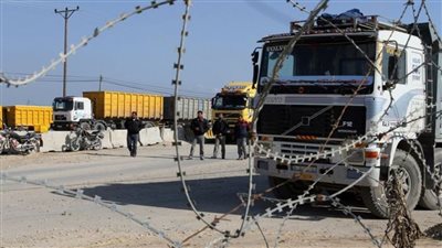 فلسطين.. شاحنات وقود تدخل قطاع غزة بعد فتح المعابر الحدودية