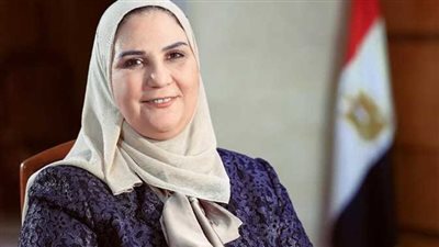 بالصور.. أسرة بمحافظة المنيا تستغيث بوزيرة التضامن بعد تصدع منزلهم 