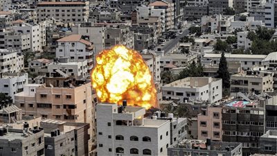 عاجل.. مروحيات إسرائيلية تقصف منزلا في حي الشجاعية شرق غزة