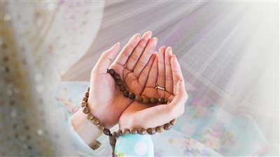 دعاء عاشوراء لزوجي.. أدعية تؤلف بين القلوب