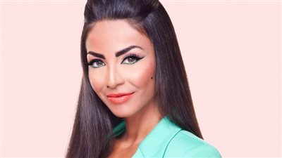 دوللي شاهين تعود لعام الغناء بأغنية 