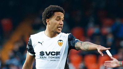 اتحاد جدة ينجح في ضم كوستا من ليدز يونايتد