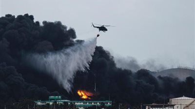 مصرع وفقدان 15 شخصًا جراء حريق ضخم بمستودع للنفط في كوبا