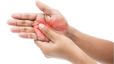 خبيرة: نقص فيتامين В6 في الجسم يؤدي إلى وخز في اليدين