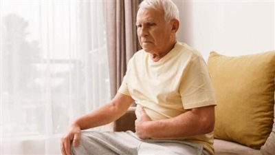 علاج الإمساك المزمن عند كبار السن.. 5 حلول منزلية طبيعية