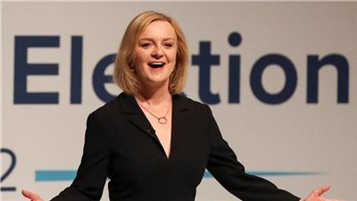  “ ليز تراس”.. المرشحة الأوفر حظا لرئاسة الوزراء في بريطانيا