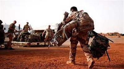 فرنسا: مغادرة آخر فوج من جنودها من مالي