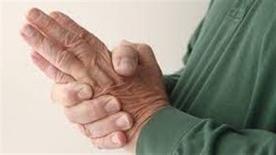 خبيرة: نقص فيتامين В6 في الجسم يؤدي إلى وخز في اليدين