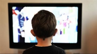 باحثون يكشفون ما يلفت انتباهنا عند مشاهدة التلفاز