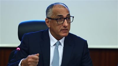 الرئيس المصري يقبل اعتذار 