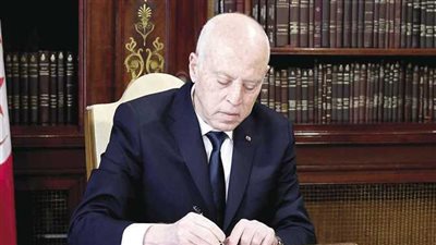 الرئيس التونسي يوقع على قرض جديد من البنك الدولي