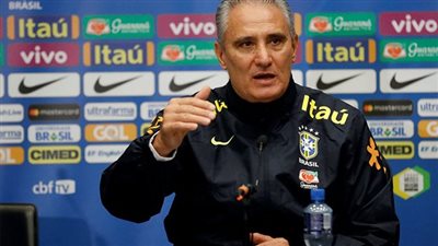 المدير الفني للمنتخب البرازيلي يعلق تصريحات 
