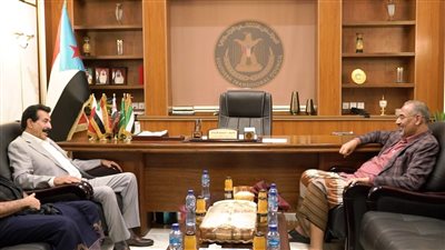 رئيس “الانتقالي الجنوبي” باليمن يلتقي عضو هيئة التشاور والمصالحة 