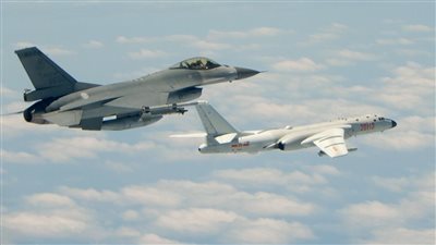 عاجل.. 8 طائرات صينية تعبر الخط الفاصل في مضيق تايوان