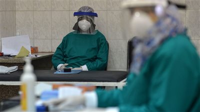 مصر.. مطالب برلمانية بتغليظ عقوبة انتحال صفة طبيب وتحويلها إلى جناية بدلا من جنحة