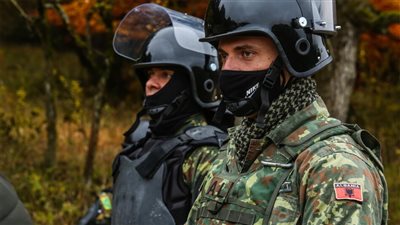 الدفاع الألبانية: اعتقال روسيين وأوكراني حاولوا دخول مصنع حربي