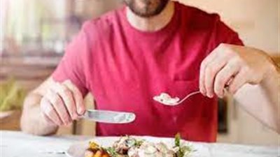 دراسة جديدة تكشف أن موجة الحر يمكن أن تجعل الرجال أكثر بدانة