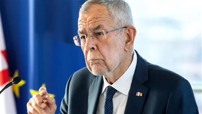 إصابة رئيس النمسا بارتجاج في المخ بعد تعرضه لانزلاق جبلي