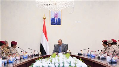 نائب رئيس مجلس القيادة الرئاسي اليمني يطّلع على نتائج تقرير لجنة تقصي الحقائق في أحداث شبوة