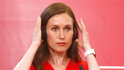 رئيسة وزراء فنلندا تعتذر بعد تسريب صورة فاضحة لها