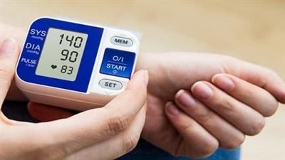 هل الضغط 140/90 مرتفع؟.. القراءات المرتفعة وفقا لجمعية القلب الأمريكية 