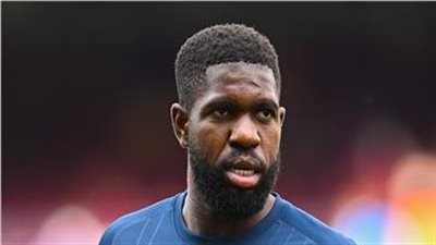  برشلونة الإسباني يعلن إعارة مدافعه الفرنسي 