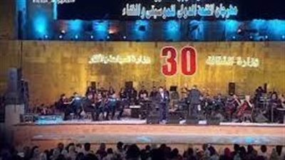  بعد تألقه بحفل مهرجان القلعة.. الفنان المصري 