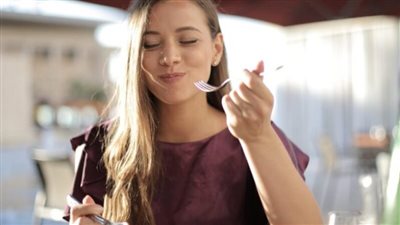 دراسة: وجود صلة بين التركيب الجيني لكل شخص ونوعية المأكولات التي يفضلها