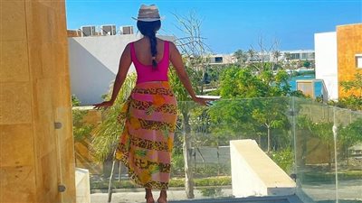 شاهد.. أحدث ظهور للفنانة المصرية زينة بملابس السباحة