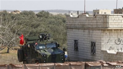 المرصد السوري: قذائف صاروخية استهدفت محيط قاعدة عسكرية تركية في حلب 