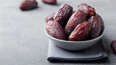 علاج الإمساك بالتمر.. يُغني عن تناول الأدوية لهذا السبب
