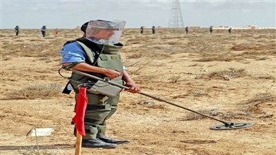 الجيش المصري يواصل جهوده في إزالة مخلفات الحرب العالمية الثانية بالصحراء الغربية 