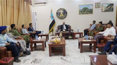 اليمن.. الزُبيدي يشدد علي أهمية دور الشباب من خريجي الكليات العسكرية والأمنية