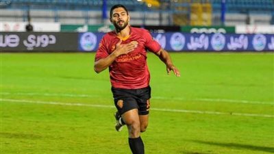 كيف حاول بيراميدز خطف صفقة الأهلي شادي حسين؟