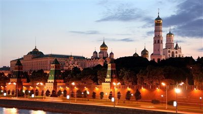 إيران وروسيا تلغيان التأشيرات السياحية الجماعية بين البلدين