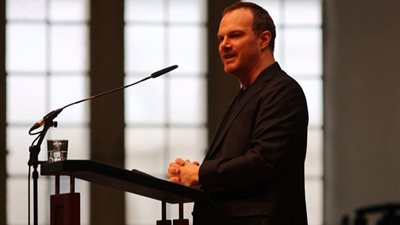 وفاة قائد الأوركسترا الألماني 