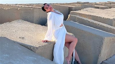 ارتدت مايوه باللون الأبيض.. جلسة تصوير جريئة للممثلة المصرية ميرهان حسين (صور)