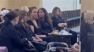  الفنانة المصرية 