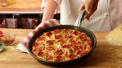طريقة عمل البيتزا على البوتاجاز.. وصفة الطاسة للشيف سالي فؤاد